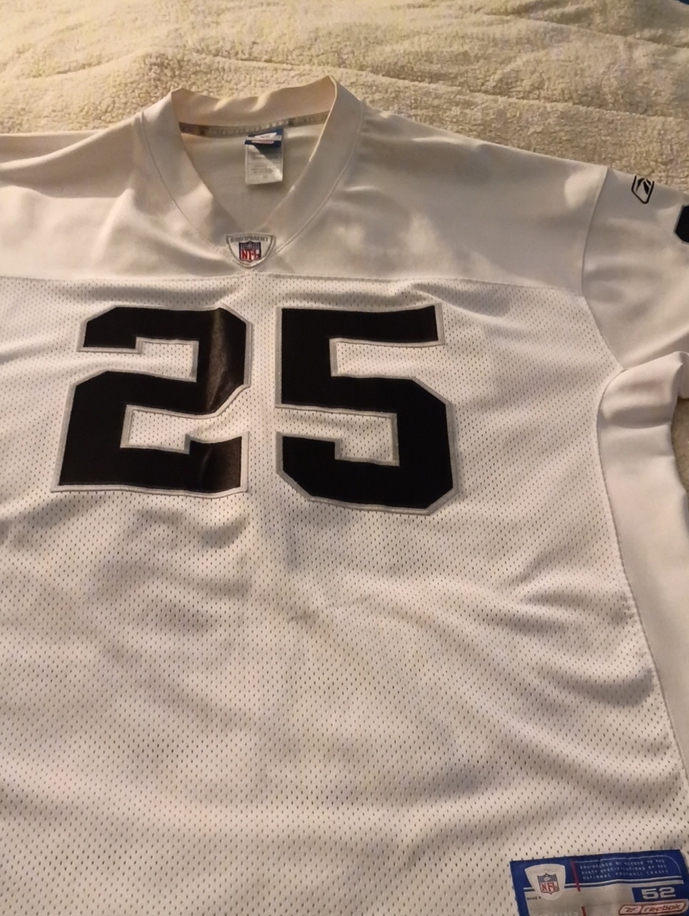 Reebok White Men's Jersey with Black 25